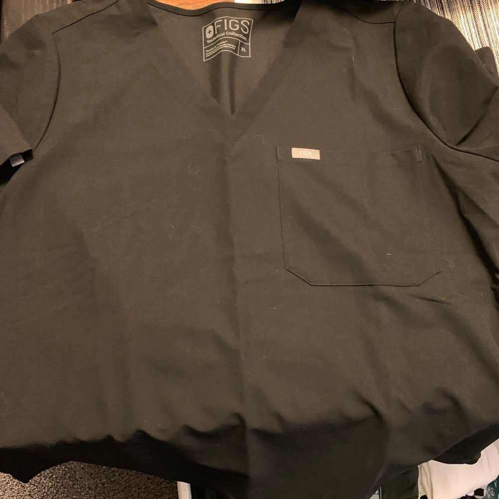 Figs 1 Pocket women’s Scrub top